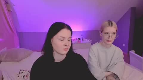 Snapshot of aataraxx chatting on 16, 2, 2025 Fiona and Harry online show from 16, 2, 2025