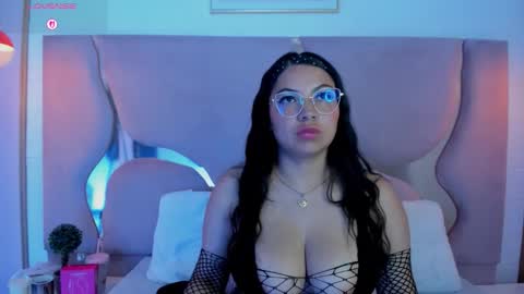 abbiejones_ online show from 18, 9, 2025