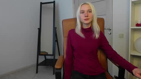 ABBY LAKER online show from 13, 10, 2025