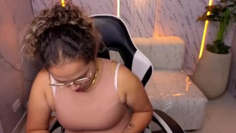 Snapshot of abby_russo_tx chatting on 6, 5, 2026 abby_russo_tx online show from 6, 5, 2026
