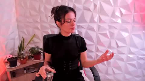 Abby Saenz online show from 27, 5, 2026
