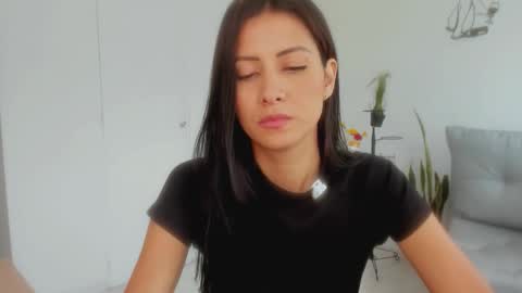 Snapshot of abbyada chatting on 1, 12, 2025 Laura online show from 1, 12, 2025