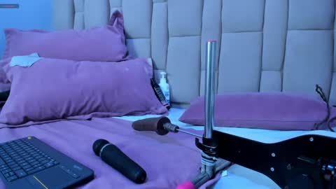 abbyadams23 online show from 9, 1, 2025