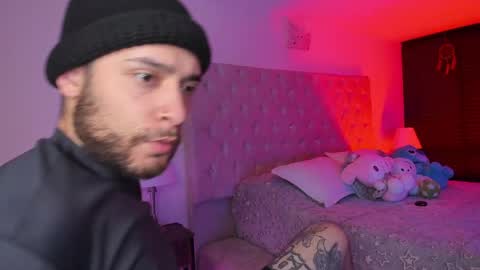 Snapshot of abbyandchris1 chatting on 28, 4, 2026 START TRANSMISSION ---- AM COLOMBIA TIME online show from 28, 4, 2026