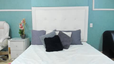 Abby Dixon  online show from 25, 3, 2026