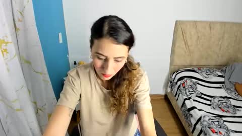 Snapshot of abbyhowlland chatting on 27, 5, 2026 sara online show from 27, 5, 2026