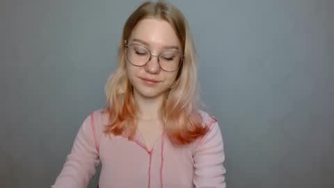 Snapshot of abbymoore__ chatting on 12, 1, 2025 Abby Lovense is active online show from 12, 1, 2025