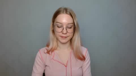 Snapshot of abbymoore__ chatting on 19, 1, 2025 Abby Lovense is active online show from 19, 1, 2025