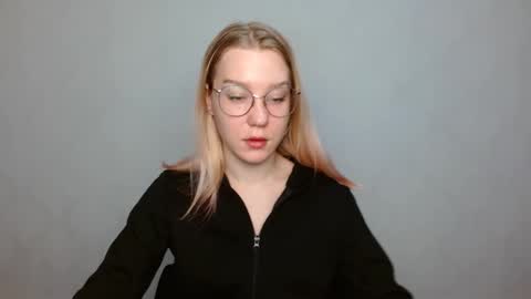 Snapshot of abbymoore__ chatting on 25, 1, 2025 Abby Lovense is active online show from 25, 1, 2025