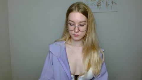 Snapshot of abbymoore__ chatting on 3, 11, 2025 Abby Lovense is active online show from 3, 11, 2025
