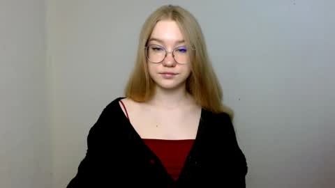 Snapshot of abbymoore__ chatting on 26, 4, 2026 Abby Lovense is active online show from 26, 4, 2026