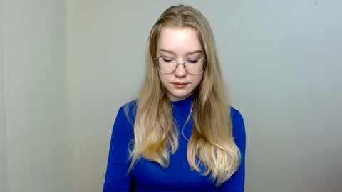 Snapshot of abbymoore__ chatting on 3, 5, 2026 Abby Lovense is active online show from 3, 5, 2026