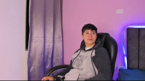 Abby Smith online show from 1, 2, 2025