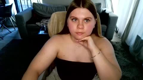 Snapshot of abbyvibe chatting on 20, 10, 2025 abbyvibe online show from 20, 10, 2025