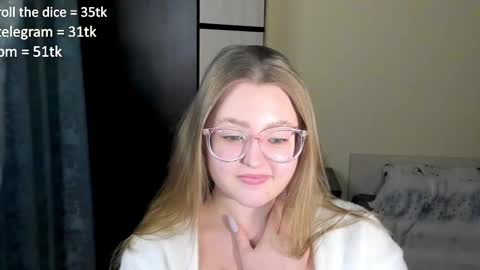 Snapshot of abbywyte chatting on 5, 1, 2025 Abby    Stream at Sat  Sun  Mon  Fri online show from 5, 1, 2025