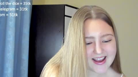 Snapshot of abbywyte chatting on 12, 1, 2025 Abby    Stream at Sat  Sun  Mon  Fri online show from 12, 1, 2025