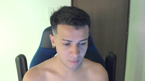 Independence model AbelAsburgo online show from 1, 12, 2024