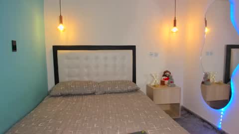  Abella and Kendra  online show from 14, 10, 2025