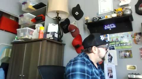 Snapshot of abennett76 chatting on 27, 5, 2026 AJ online show from 27, 5, 2026