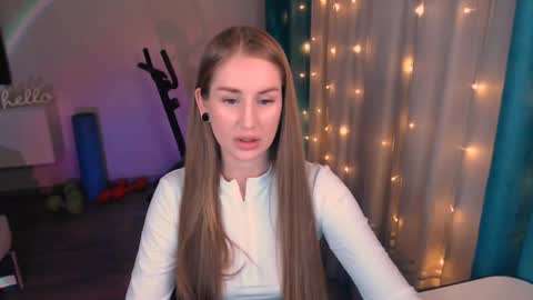 Snapshot of abigail_flex chatting on 4, 2, 2025 Anna online show from 4, 2, 2025