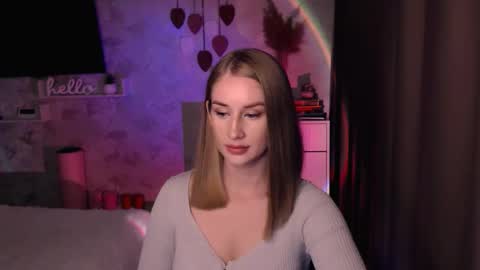 Snapshot of abigail_flex chatting on 12, 10, 2025 Anna online show from 12, 10, 2025