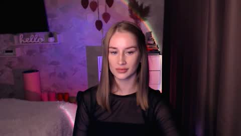 Snapshot of abigail_flex chatting on 14, 10, 2025 Anna online show from 14, 10, 2025