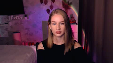 Snapshot of abigail_flex chatting on 15, 10, 2025 Anna online show from 15, 10, 2025
