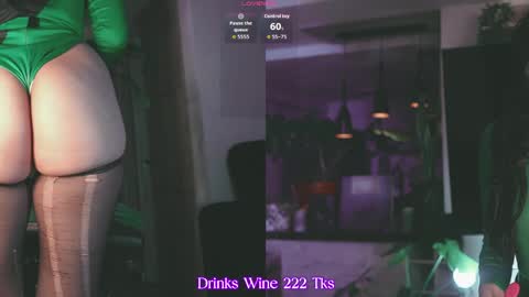 Snapshot of abril__colen chatting on 3, 4, 2026 April online show from 3, 4, 2026