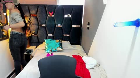 Snapshot of abril_fox__ chatting on 11, 4, 2026 Abril Fox online show from 11, 4, 2026