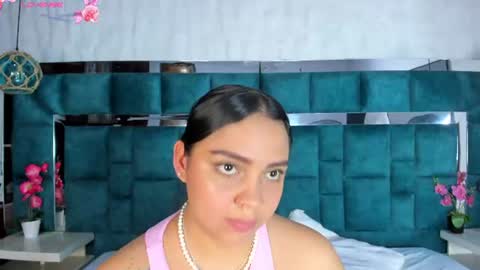 Snapshot of abril_gomez_11 chatting on 11, 6, 2026 abril_gomez_11 online show from 11, 6, 2026