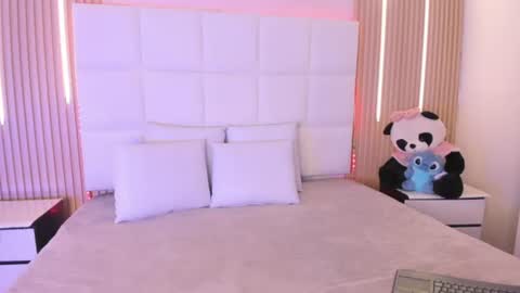 Snapshot of abril_snow chatting on 6, 7, 2026 abril_snow online show from 6, 7, 2026