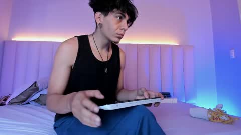 Snapshot of abrilandjulian chatting on 28, 5, 2026 Abril and Julian online show from 28, 5, 2026
