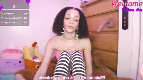 Peach online show from 30, 11, 2025