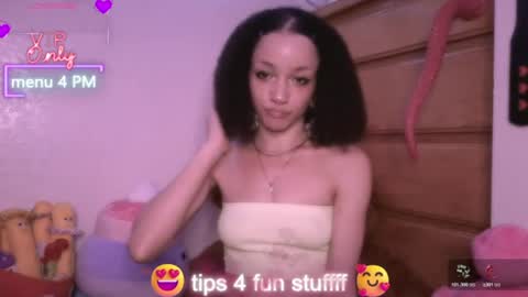 Snapshot of abruisedpeach chatting on 11, 6, 2026 Peach online show from 11, 6, 2026
