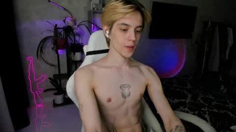 Snapshot of abslut chatting on 23, 3, 2026 Nick online show from 23, 3, 2026