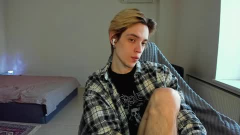 Snapshot of abslut chatting on 16, 4, 2026 Nick online show from 16, 4, 2026