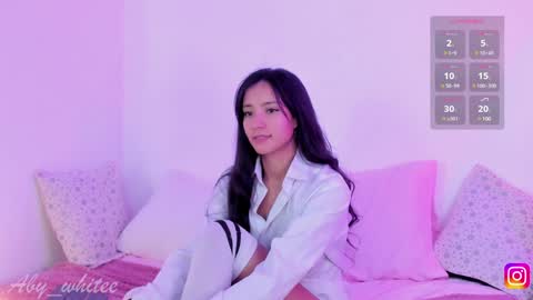 Snapshot of aby_whitee chatting on 8, 1, 2025 Aby online show from 8, 1, 2025