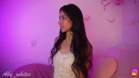 Snapshot of aby_whitee chatting on 1, 11, 2025 Aby online show from 1, 11, 2025
