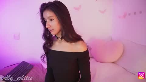 Snapshot of aby_whitee chatting on 6, 11, 2025 Aby online show from 6, 11, 2025