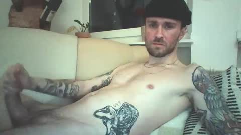 Snapshot of achix2704 chatting on 4, 3, 2026 achix2704 online show from 4, 3, 2026