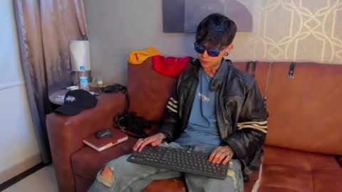 Snapshot of acidmilo chatting on 7, 12, 2024 Acid Milo online show from 7, 12, 2024