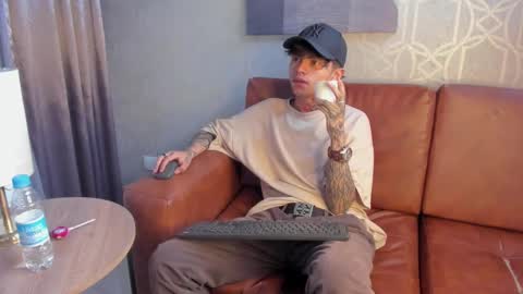 Snapshot of acidmilo chatting on 10, 12, 2024 Acid Milo online show from 10, 12, 2024