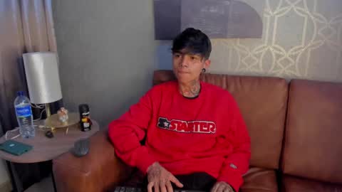 Snapshot of acidmilo chatting on 11, 12, 2024 Acid Milo online show from 11, 12, 2024
