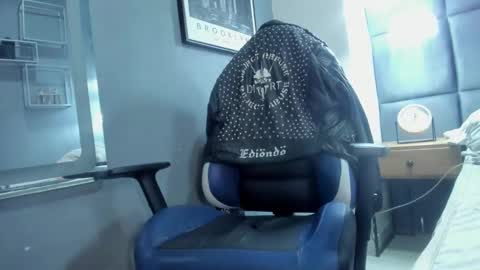 Snapshot of acidmilo chatting on 21, 12, 2024 Acid Milo online show from 21, 12, 2024