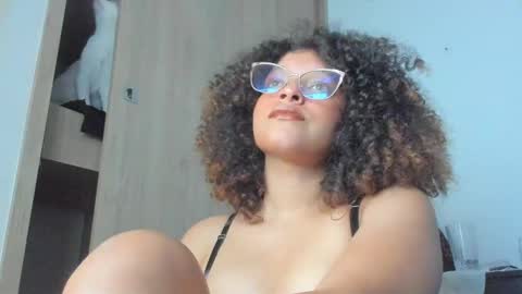 Snapshot of ada_gales_ chatting on 2, 10, 2025  Isa  online show from 2, 10, 2025