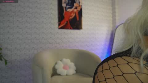 Snapshot of adablue25 chatting on 4, 11, 2025 Ada Blue online show from 4, 11, 2025
