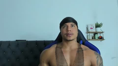 adam boss online show from 21, 7, 2026