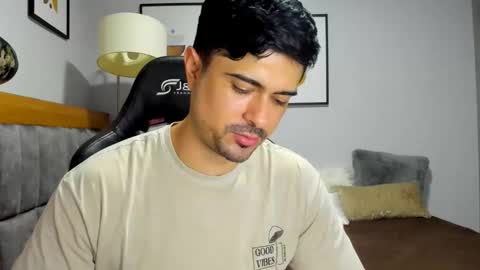 adam clarke online show from 15, 12, 2025