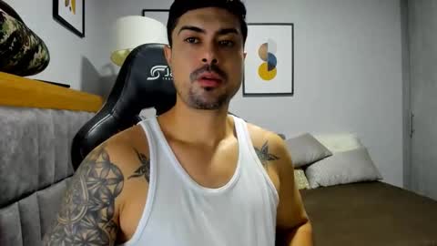 Snapshot of adam_clarke chatting on 18, 12, 2025 adam clarke online show from 18, 12, 2025