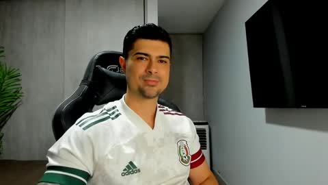 Snapshot of adam_clarke chatting on 21, 3, 2026 adam clarke online show from 21, 3, 2026